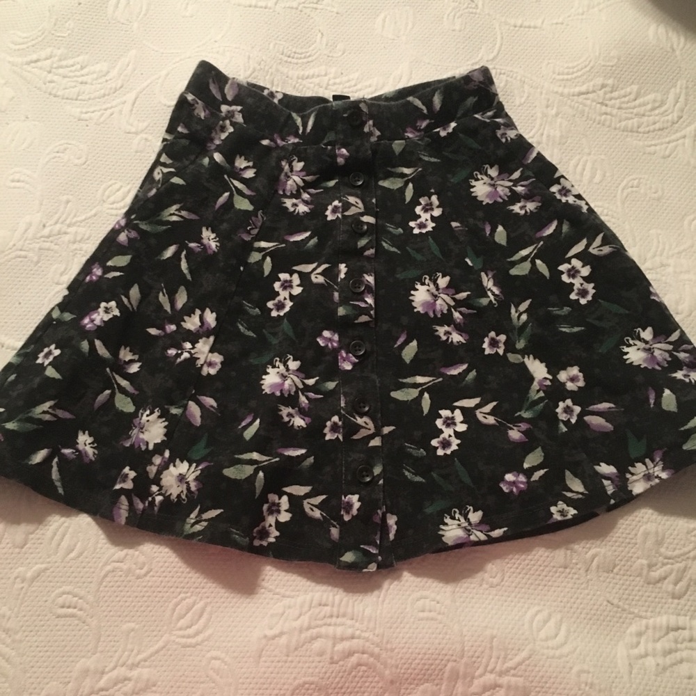 American Eagle patterned button skirt XXS